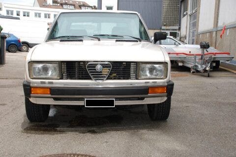 Alfa Romeo Alfetta 2000 blindata 1980 asta