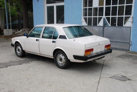 Alfa Romeo Alfetta 2000 blindata 1980 asta