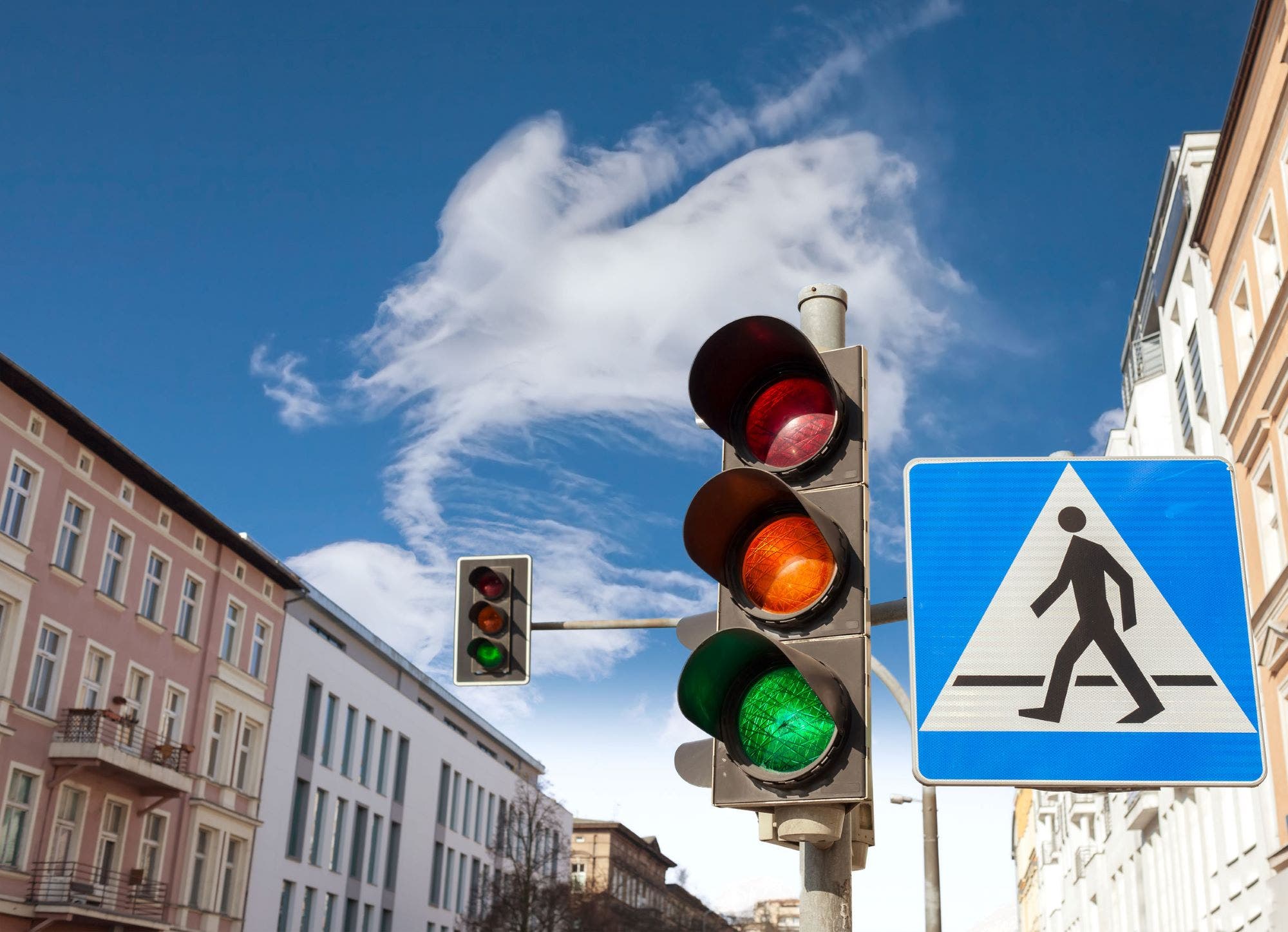 Знак пешеходный светофор