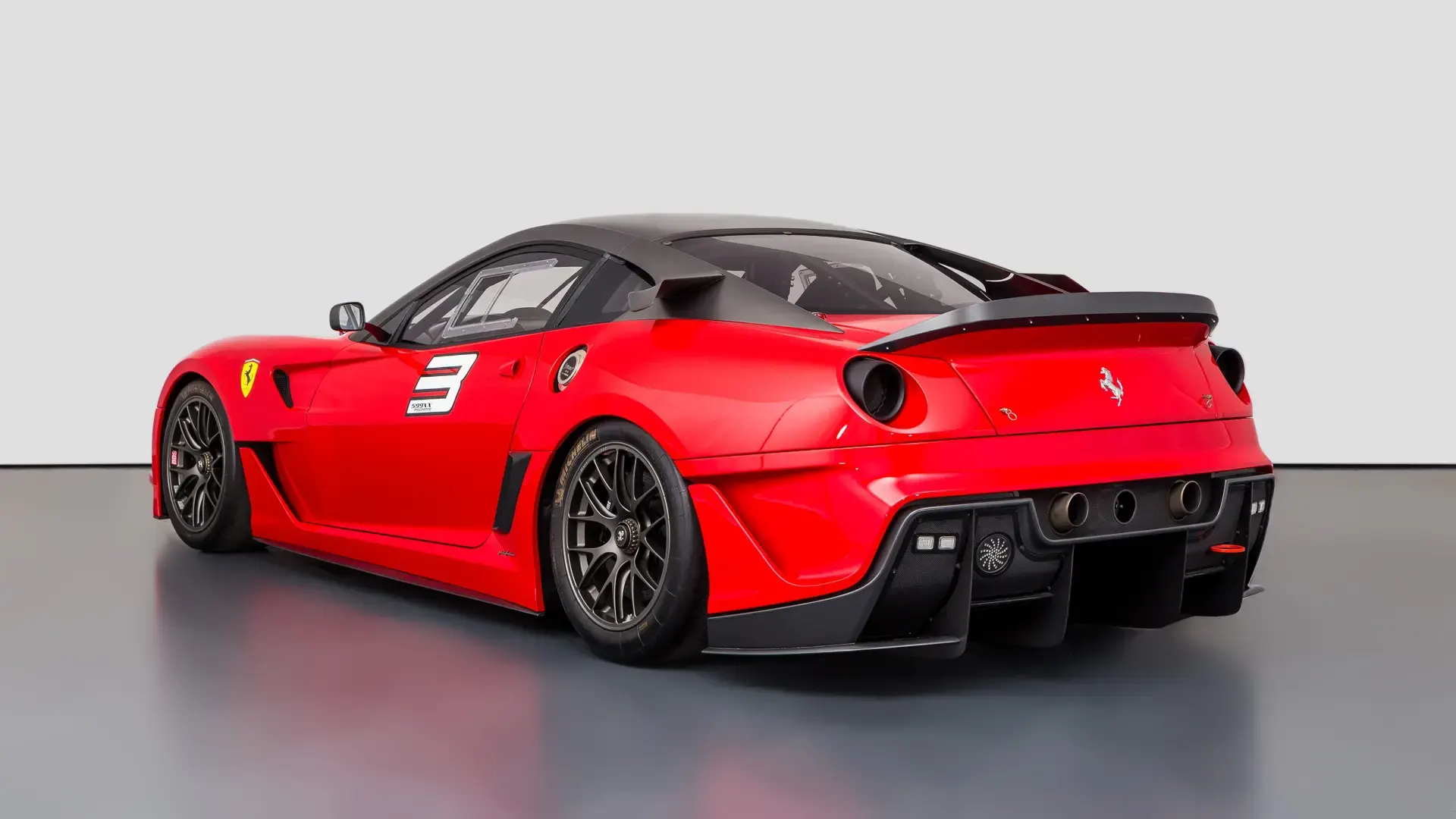 Una delle sole 29 Ferrari 599XX è in vendita a 2,6 milioni di euro ...