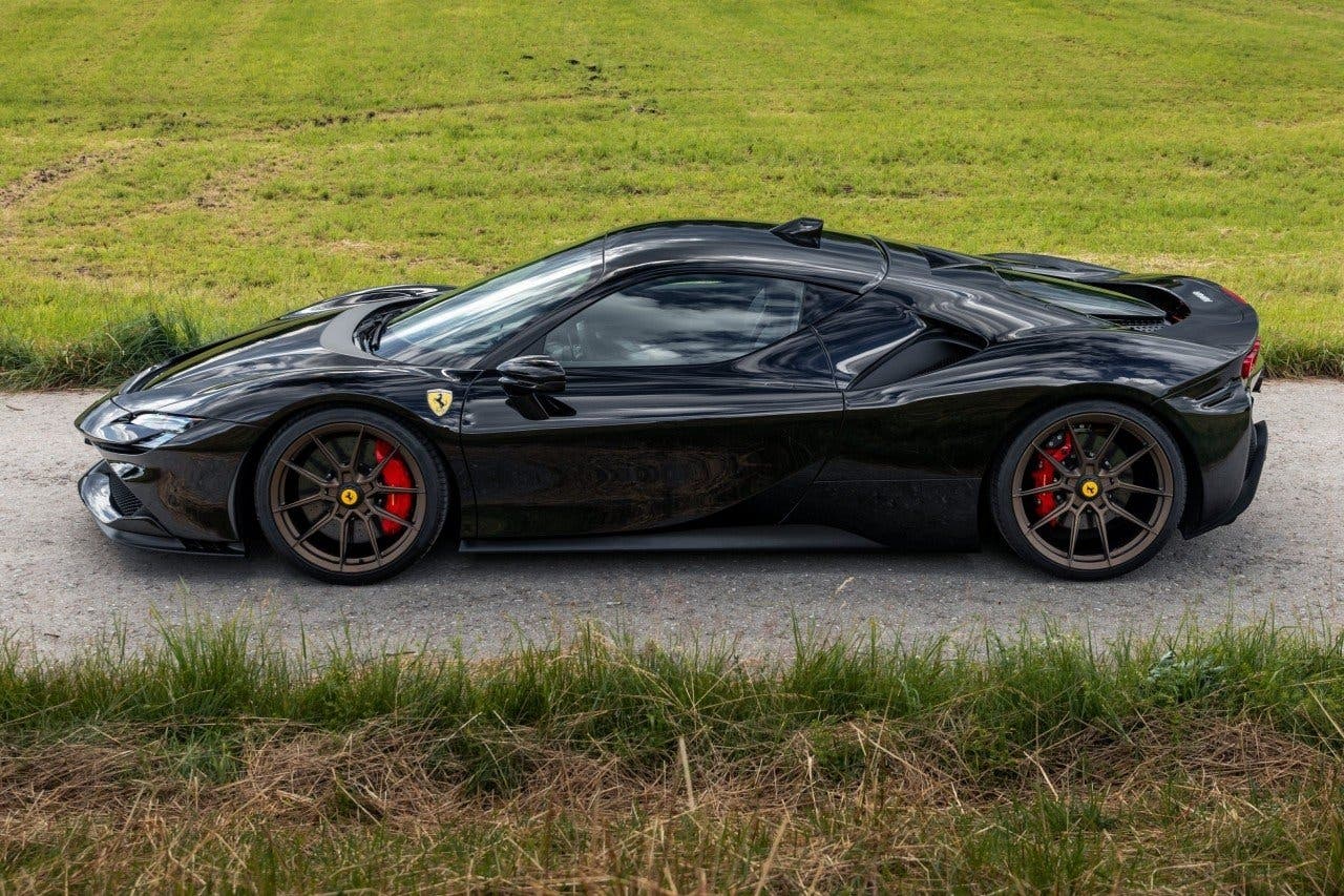 Sf90 ferrari black