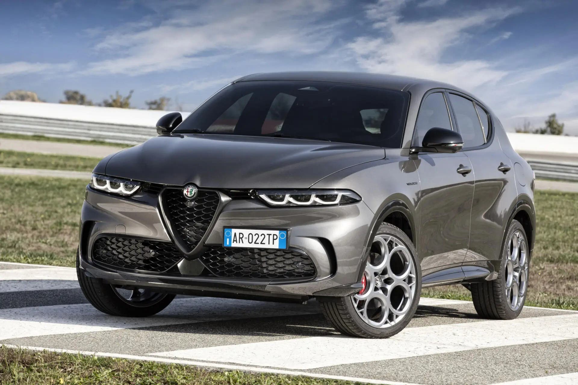 Alfa Romeo Tonale Plug-In Hybrid Q4: grande potenza e prestazioni al top  per il SUV 