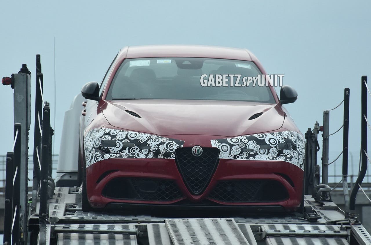 Alfa Romeo Giulia Quadrifoglio MY23 1