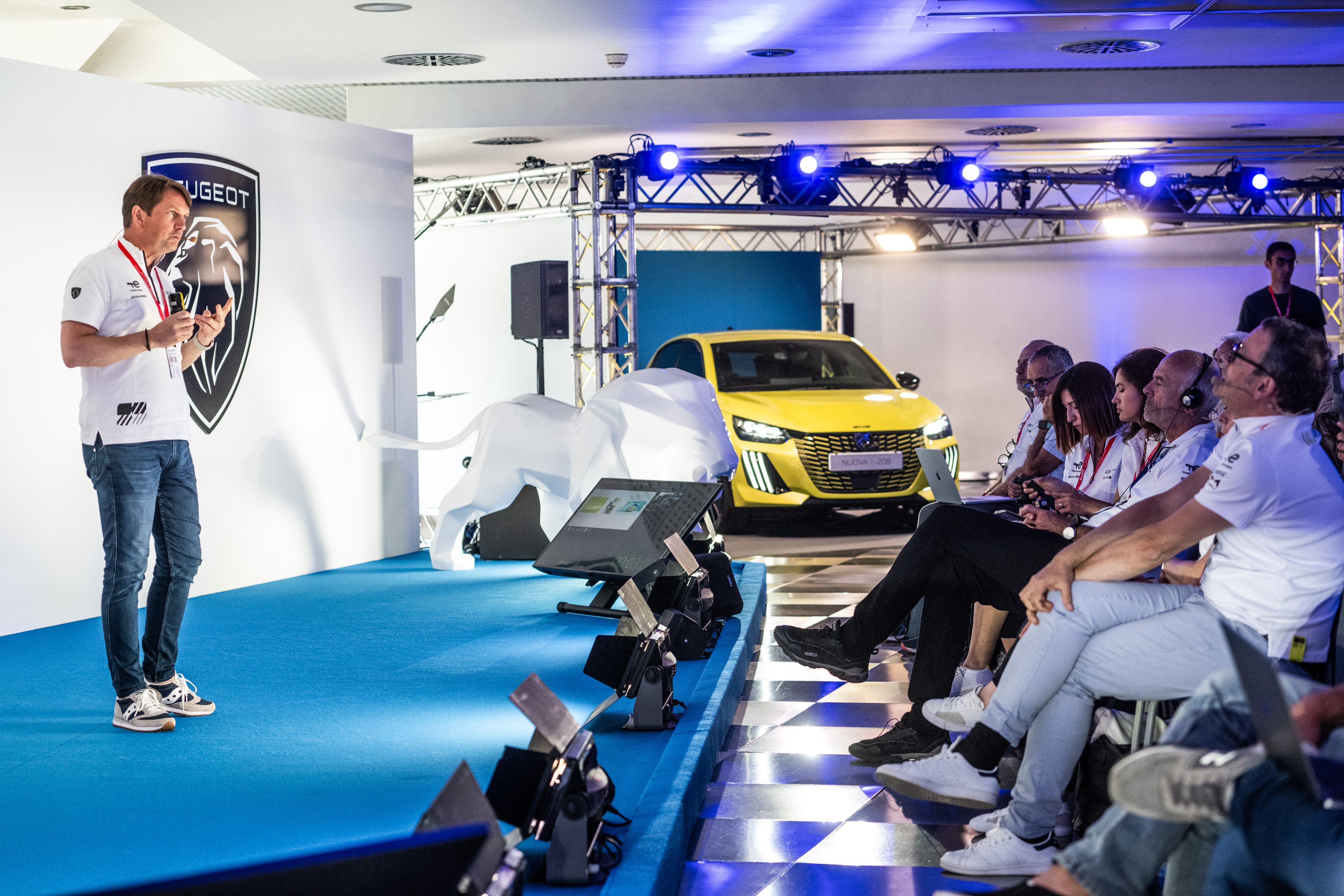 La nuova Peugeot 208 è stata presentata in anteprima mondiale a Monza agli  E-LION DAY 