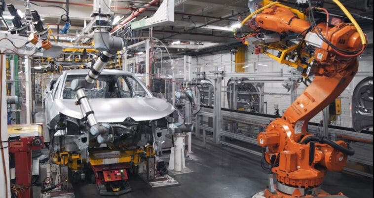 Stellantis: Nel 2023 Numeri Incredibili Per La Produzione Di Auto In ...