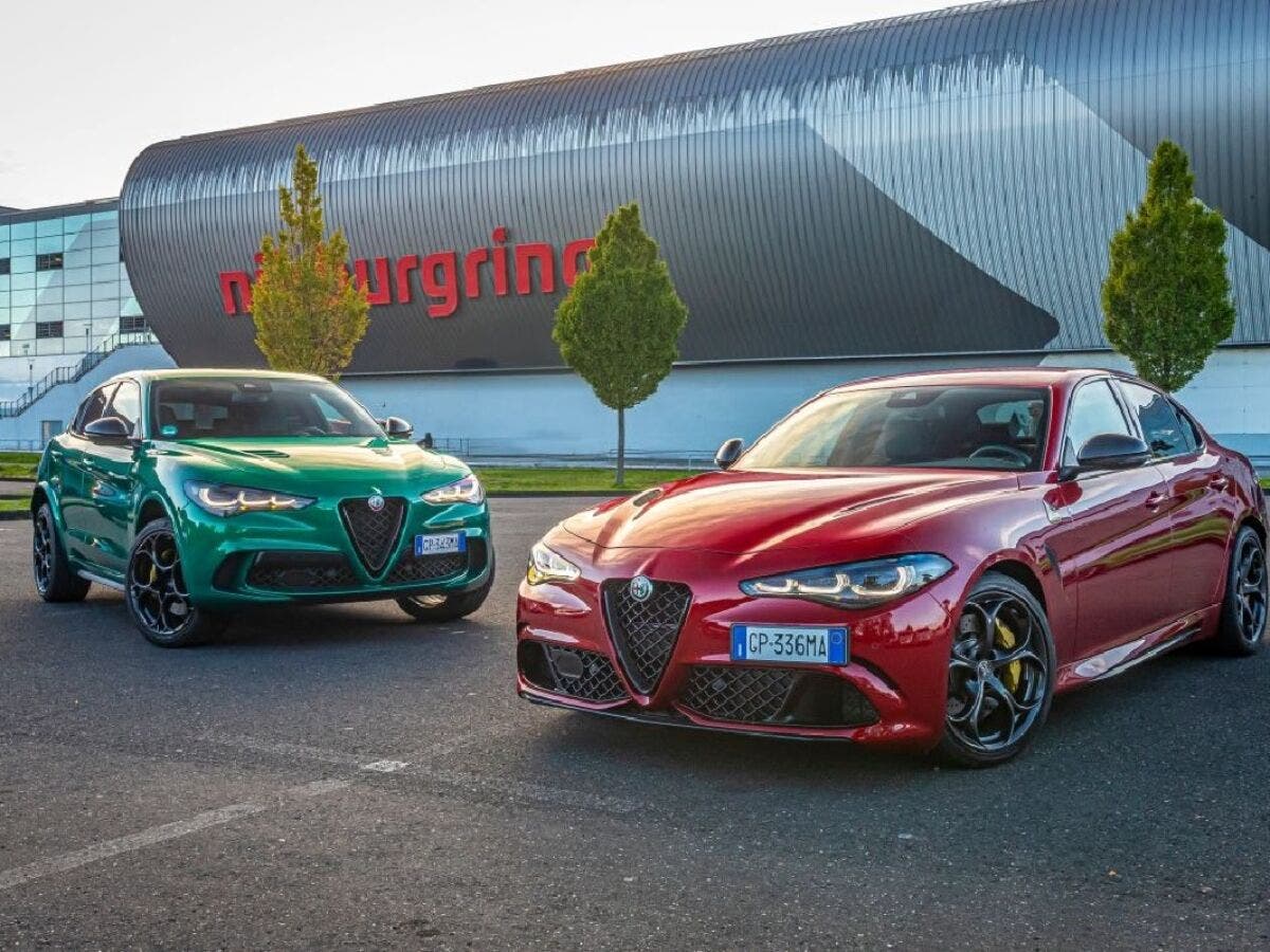 Nuove Alfa Romeo Giulia e Stelvio Quadrifoglio percorrono per la prima  volta le strade tedesche vicino al Nurburgring 