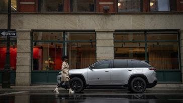 Jeep Wagoneer S Trailhawk