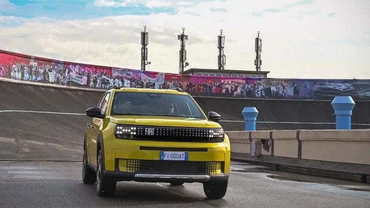 Fiat Grande Panda 2024 anteriore giallo