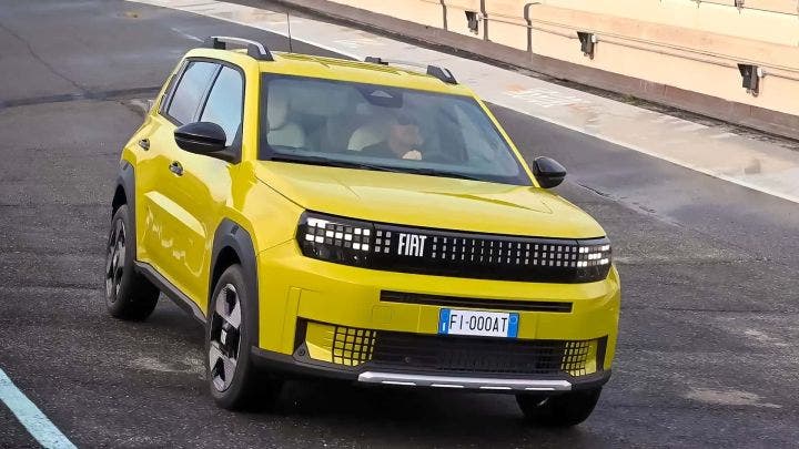 Fiat Grande Panda 2024 ufficiale giallo