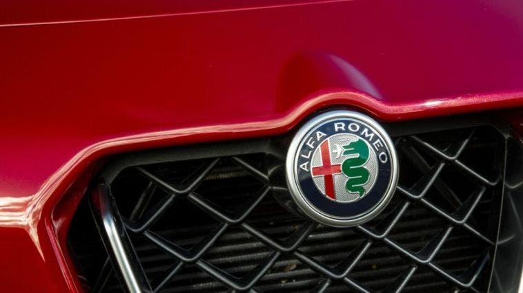 Alfa Romeo, 2024 ultimo anno per le auto termiche