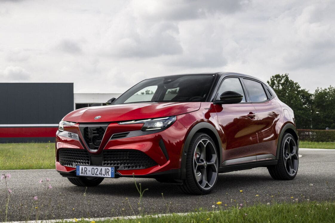 Alfa Romeo Junior Veloce Aperti Gli Ordini Anche In Uk Confermato L Arrivo Della Versione