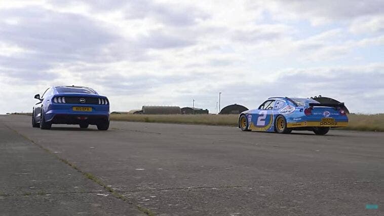 Dodge Nascar vs Ford Mustang drag race