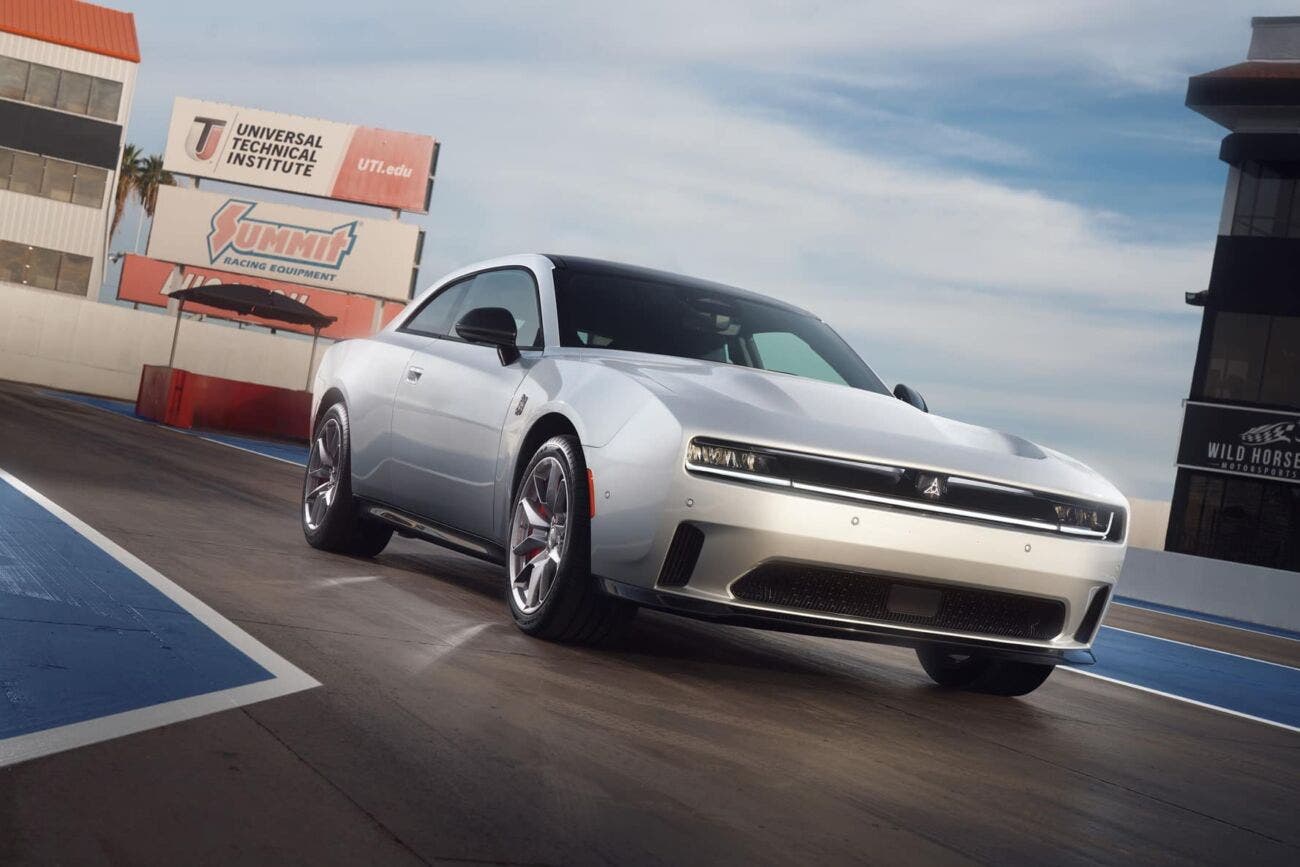 Dodge Charger Daytona EV, prima con batterie stato solido