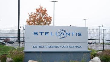 Stellantis Mack