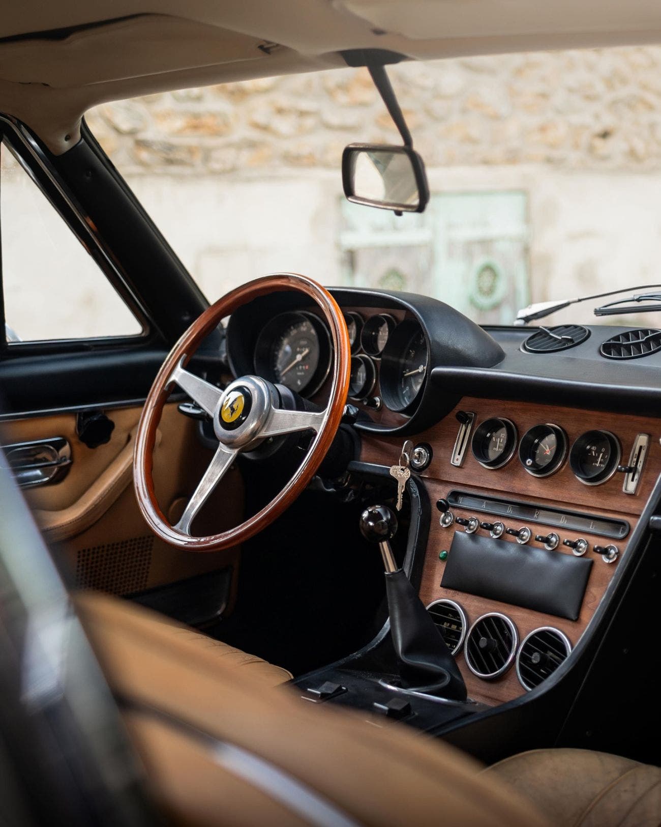 Ferrari 365 GT 2+2