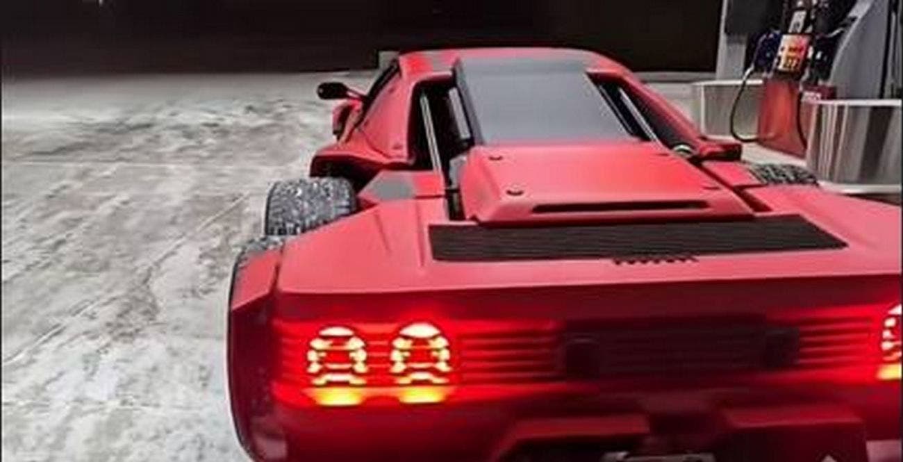 Ex Ferrari Testarossa 6 ruote